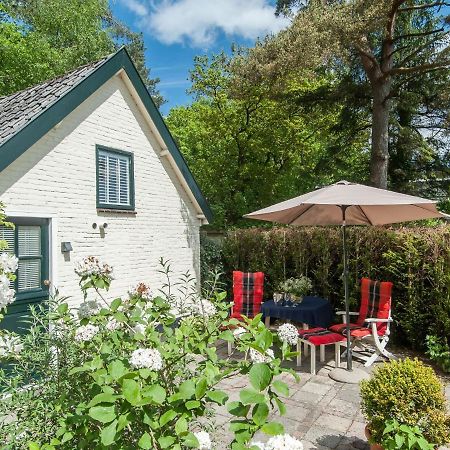 Pleasing Holiday Home In Schoorl With Patio Exterior foto